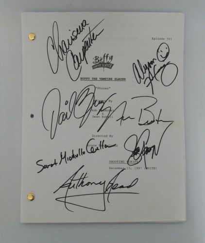 Buffy the vampire slayer cast signed script sarah michelle gellar hannigan