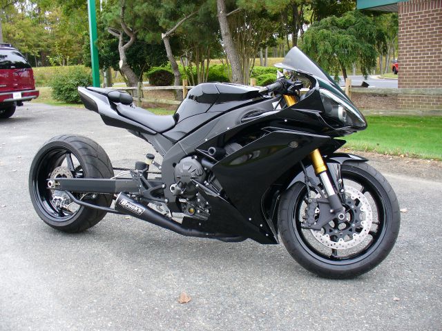 Used 2007 Yamaha YZF-R1 for sale.
