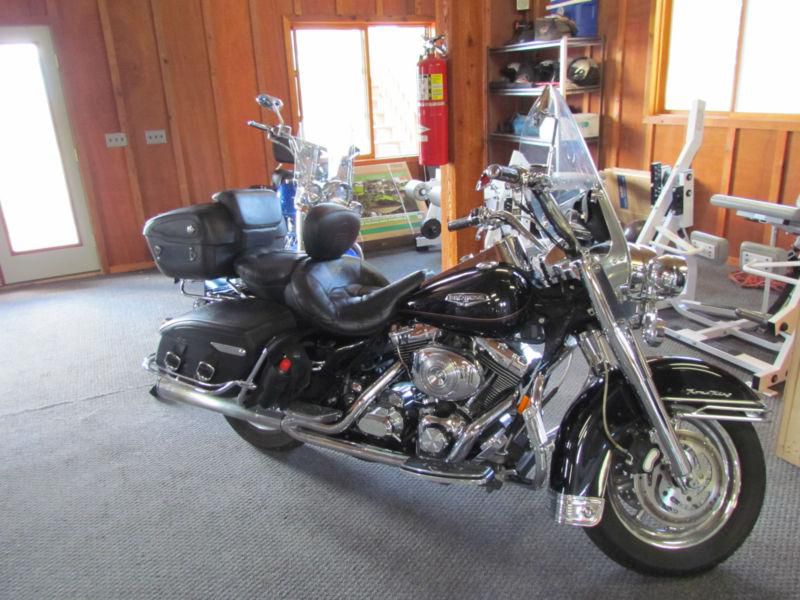 2001 HARLEY DAVIDSON ROAD KING CLASSIC WITH MANY UPGRADES