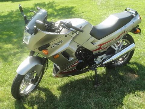 2007 kawasaki ninja 250cc, 9200 miles. vin# jkaexmf137da28545. (all stock)