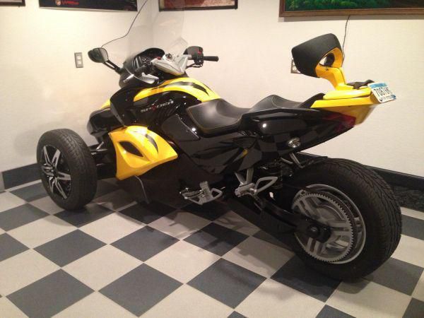 09 CAN AM SPYDER SM5 YELLOW 6K MILES JUST SERVICED LOTS OF XTRAS