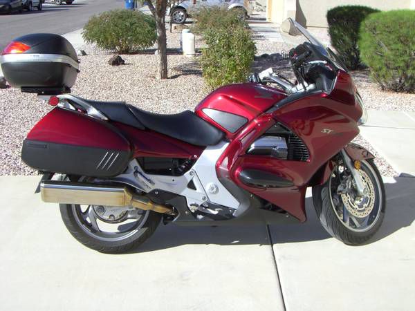 2005 Honda St-1300 1 Owner/Givi Trunk/Non Abs Used