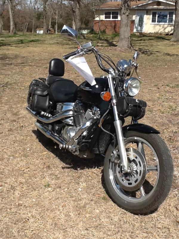 HONDA SHADOW 2004 1100 CC with only 9500 miles!
