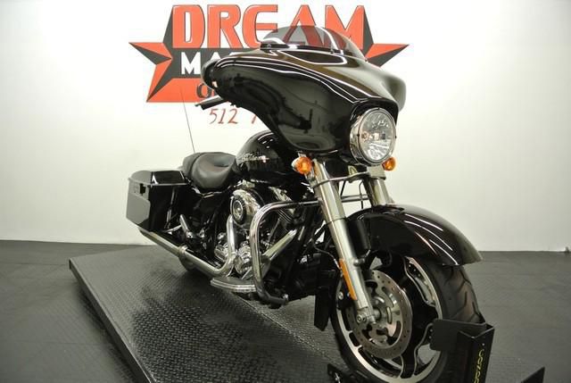 2010 Harley-Davidson Street Glide FLHX Cruiser 