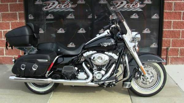 2012 Harley-Davidson FLHRC Road King Classic-4,947 Miles!!!