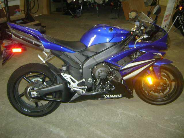 2007 yamaha yzf-r1  sportbike 
