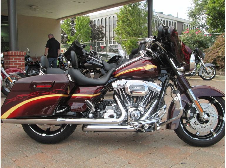 2010 Harley-Davidson FLHXSE - CVO Street Glide 