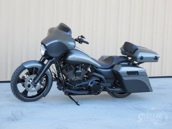 2010 Harley Davidson FLHX Full Custom Street Glide Bagger 8,322 Miles