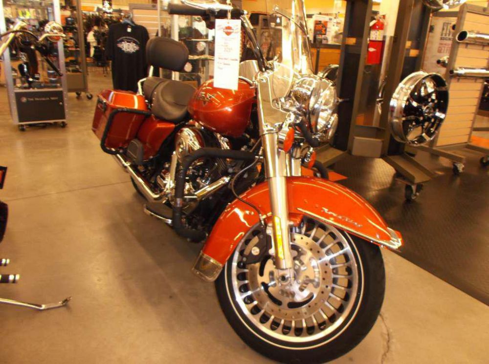 2011 Harley-Davidson FLHR Road King Touring 