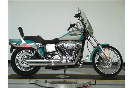 2005 Harley-Davidson FXDWG Cruiser 