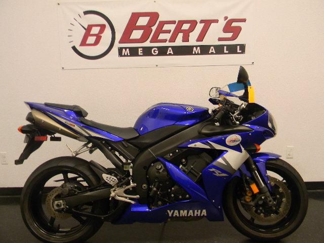 2005 Yamaha YZF-R1 Sportbike 