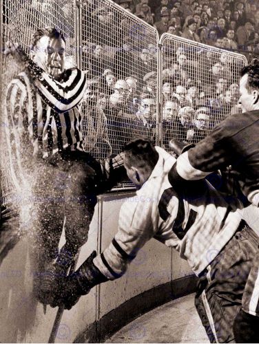 Sport vintage photography ice hockey slam howe hannigan cool art print cc1872