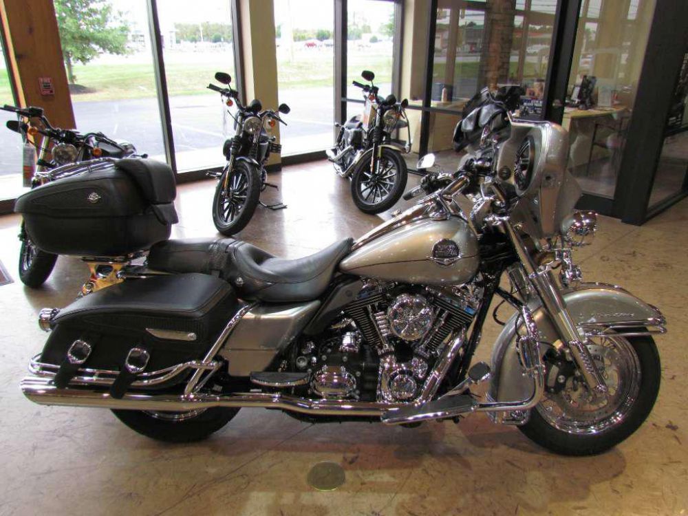 2008 Harley-Davidson FLHRC Road King Classic Touring 