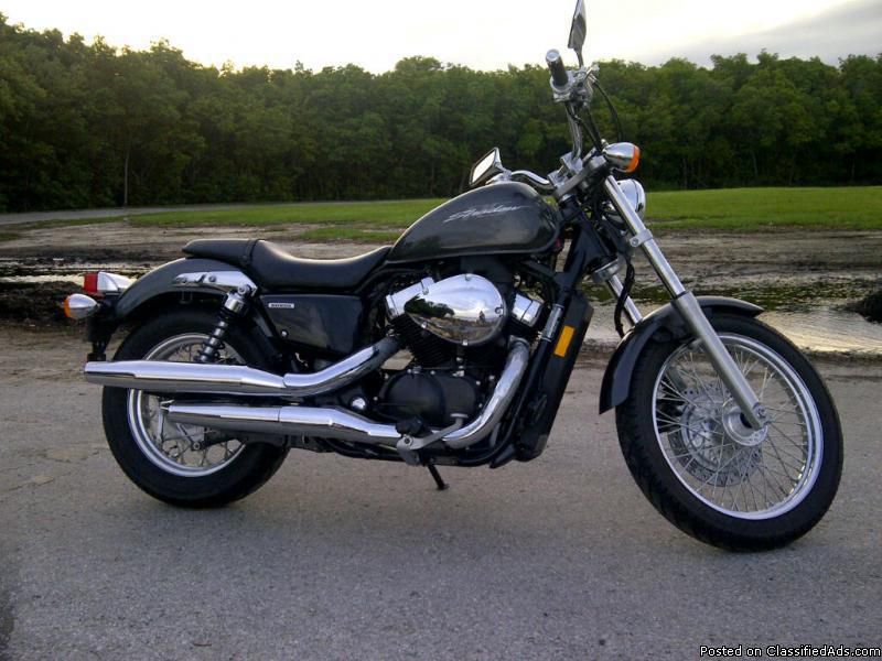 2010 grey honda shadow rs (vt750rs) - only 3,575 miles !!!