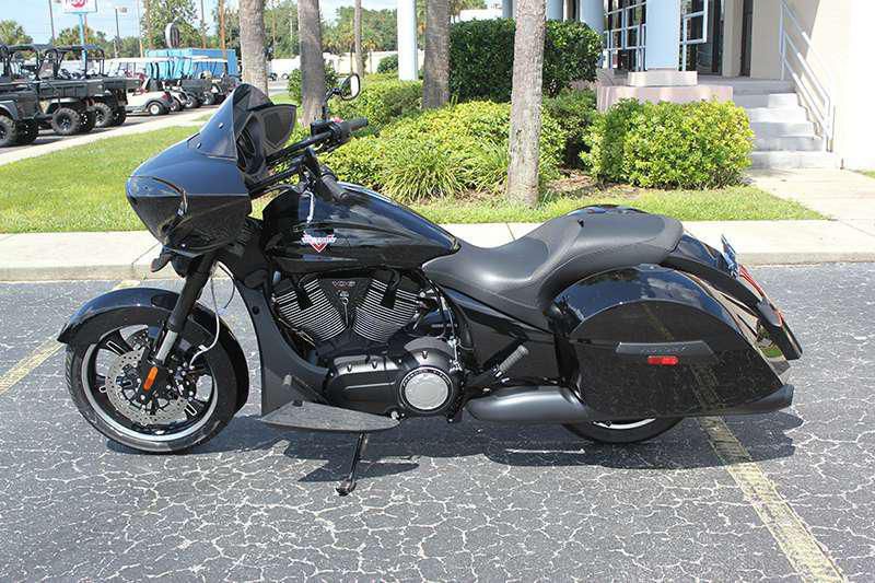 2014 Victory Cross Country 8-Ball Touring 