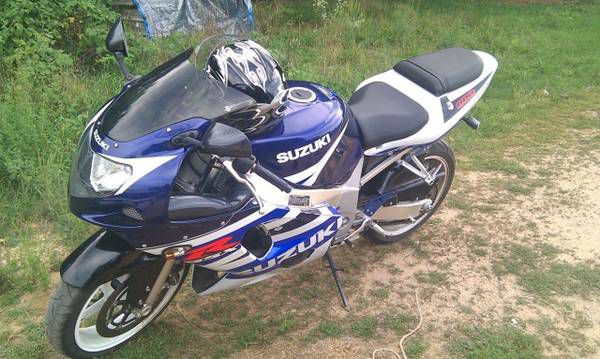 2003 suzuki gsxr 600. realy clean bike!!