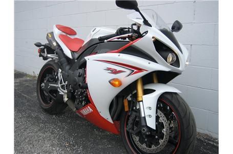 2009 Yamaha YZF-R1 1000cc Sportbike 