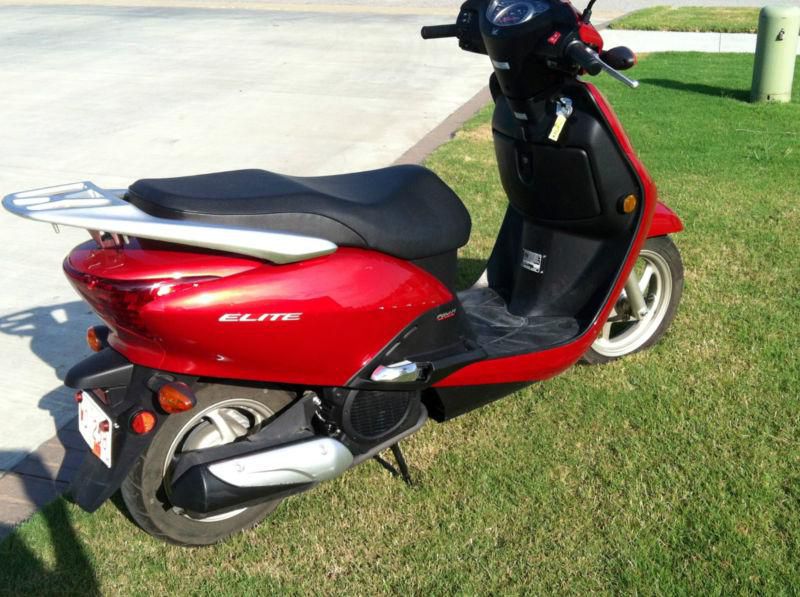 2010 Honda Elite Scooter GREAT for your college student!