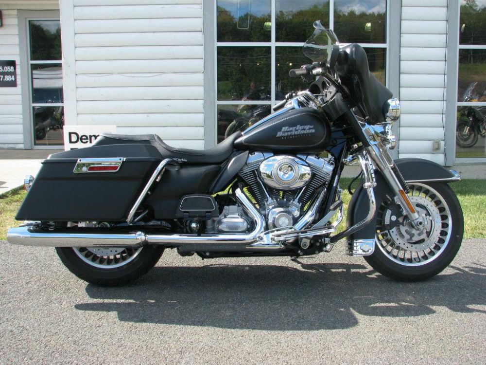 2009 Harley-Davidson FLHT Cruiser 