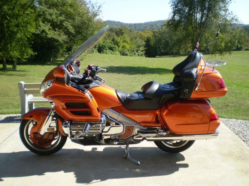 2002 Pearl Orange GL1800 61K miles NO stripes or murals Hitch CB limited chrome
