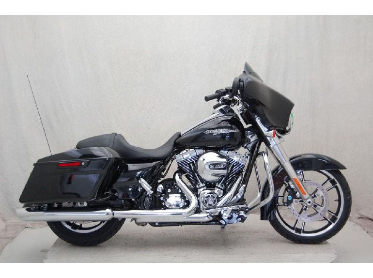 2014 Harley-Davidson FLHX 