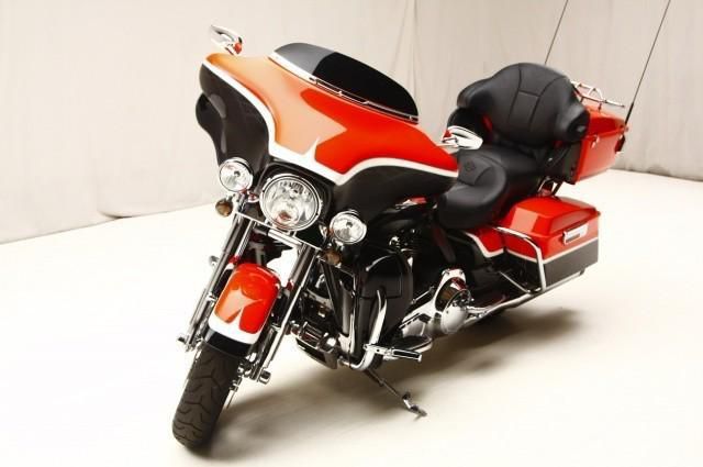 2012 Harley-Davidson FLHTCUSE3