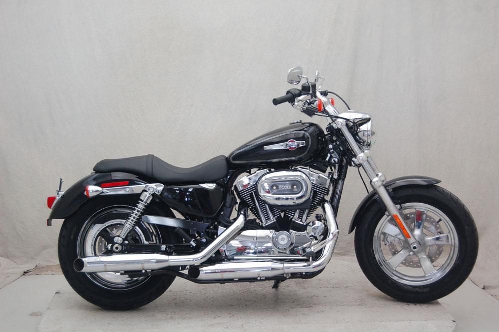 2014 Harley-Davidson XL1200C Cruiser 