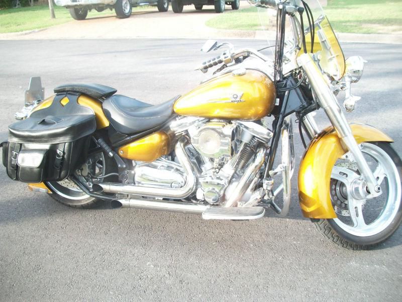 Beautiful 2000 Yamaha Road Star loaded with extras