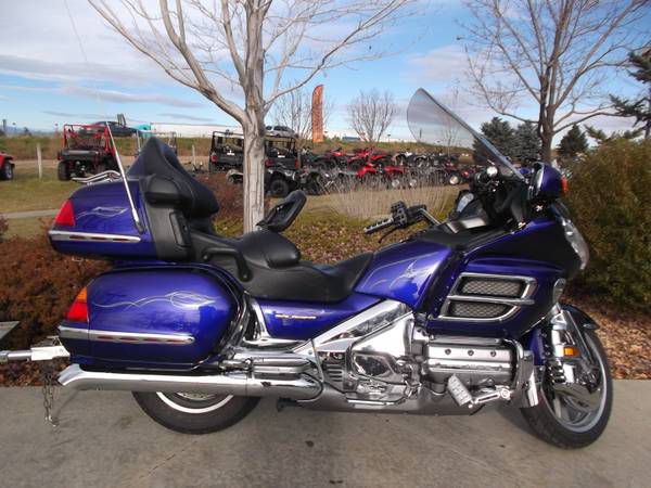 2002 honda goldwing with pull behind trailer
