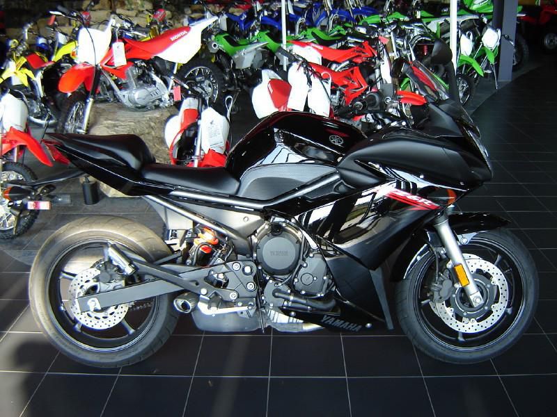 2009 Yamaha FZ6 FZ6R R Sportbike 