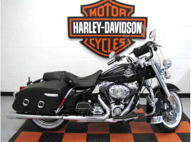 2009 Harley-Davidson Road King Classic - FLHRC Touring 