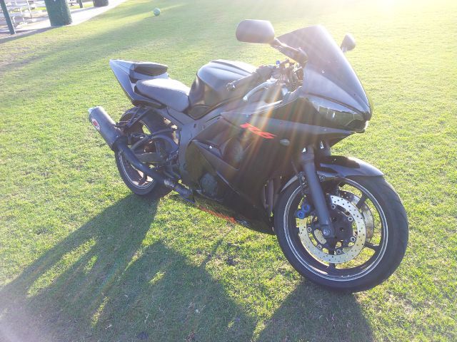 Used 2003 Yamaha YZF-R6 for sale.