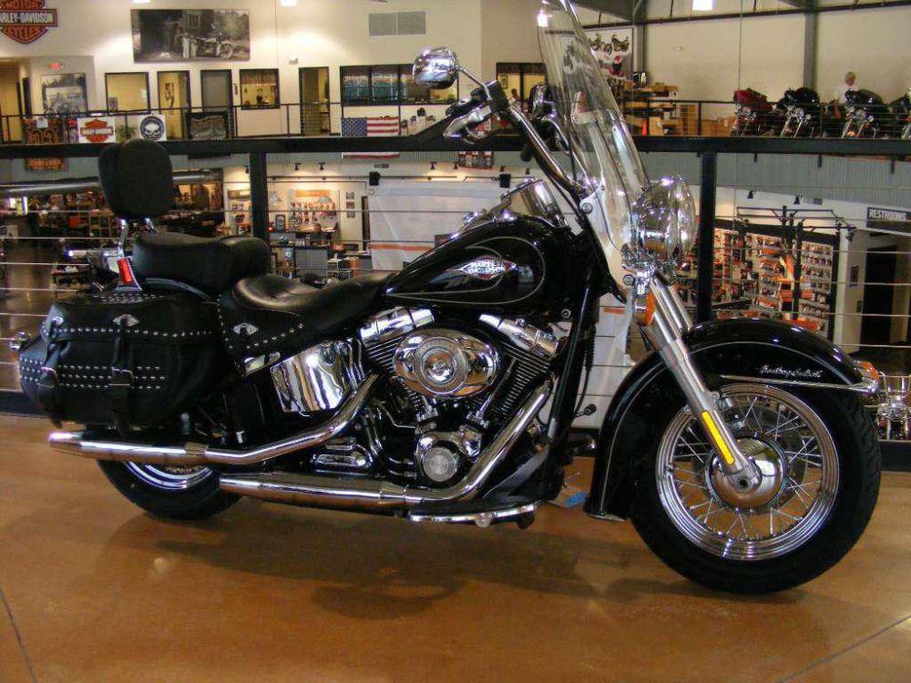 2010 Harley-Davidson FLSTC Heritage Softail Classic Cruiser 