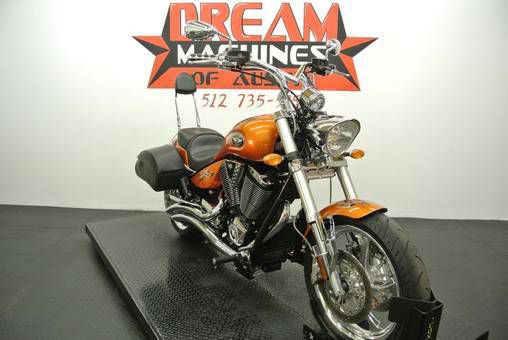 2009 Victory Hammer Super low miles!!