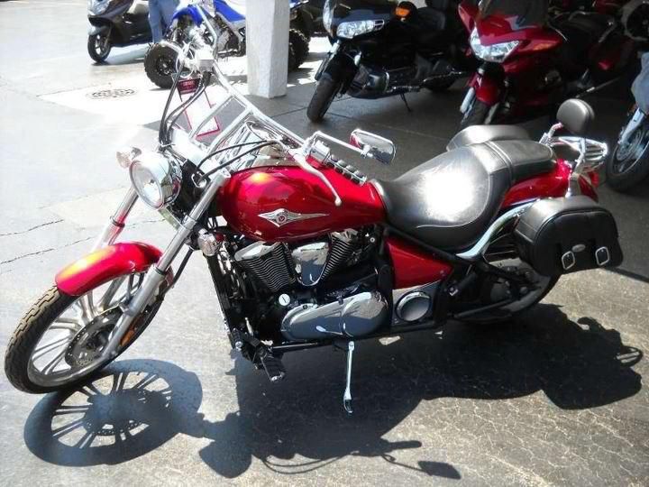 2007 Kawasaki Vulcan 900 Custom Candy Fire Red with Backrest, Luggage Rack, Bags