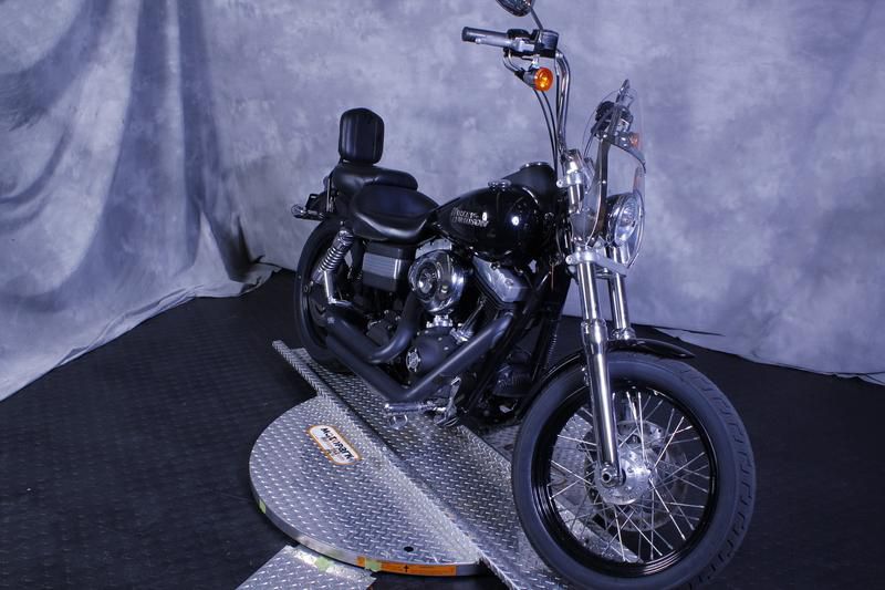 2011 Harley-Davidson FXDB - Dyna Glide Street Bob Cruiser 