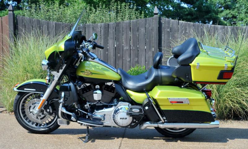 - 2011 ultra glide limited  in apple green and black custom harley factory paint