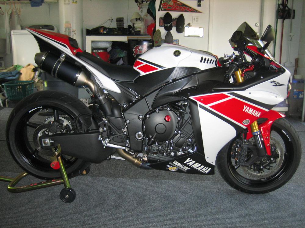 2012 Yamaha Yzf-R1 Sportbike 
