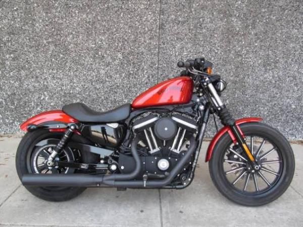 2013 Harley-Davidson Sportster 883 Iron XL883N 34