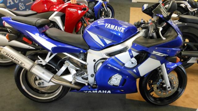 Used 2000 Yamaha YZF-R6 for sale.