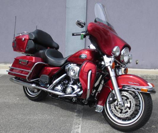 2008 harley davidson electra glide ultra classic w/ only 15k miles