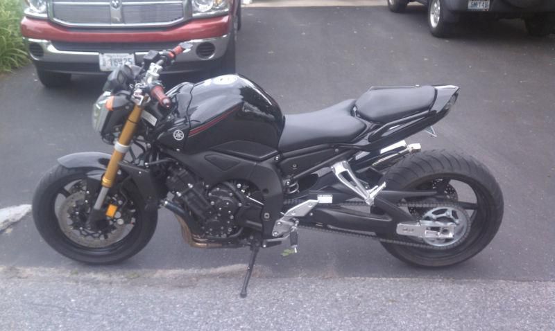 2007 Yamaha FZ1 N Black with 6 inch swing arm extensions