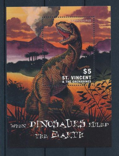 [33269] St. Vincent &amp; Grenadines 2001 Pre Historic Animals Dinosaurs MNH Sheet