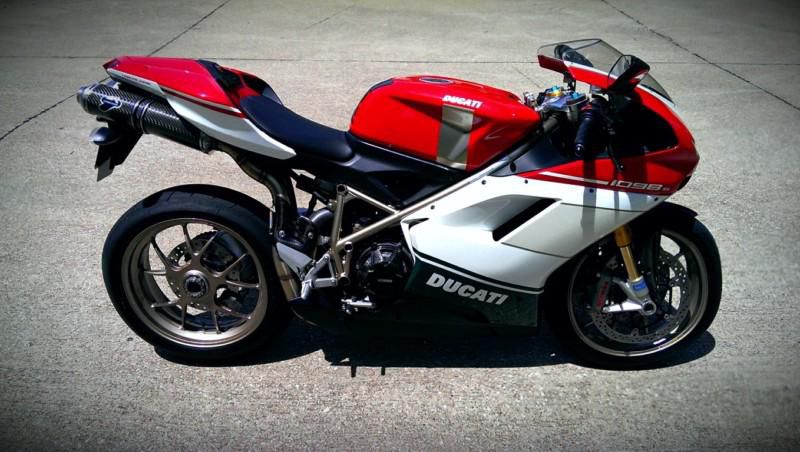 Ducati 1098s Tricolore Superbike 2007 Limited Edition, only 2500 miles.