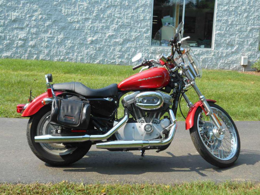 2004 Harley-Davidson Sportster XL 883 Custom Cruiser 
