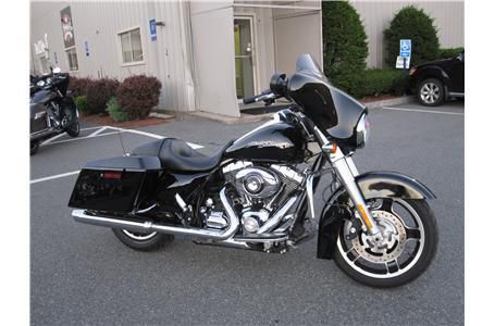 2011 Harley-Davidson FLHX Street Glide Cruiser 