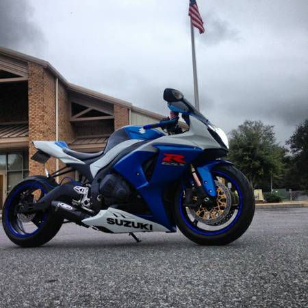 2009 Suzuki GSXR 1000 stretched and lowered with many extras