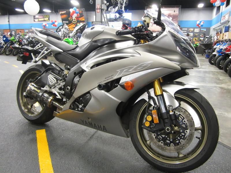2008 Yamaha YZF R6 Sportbike 
