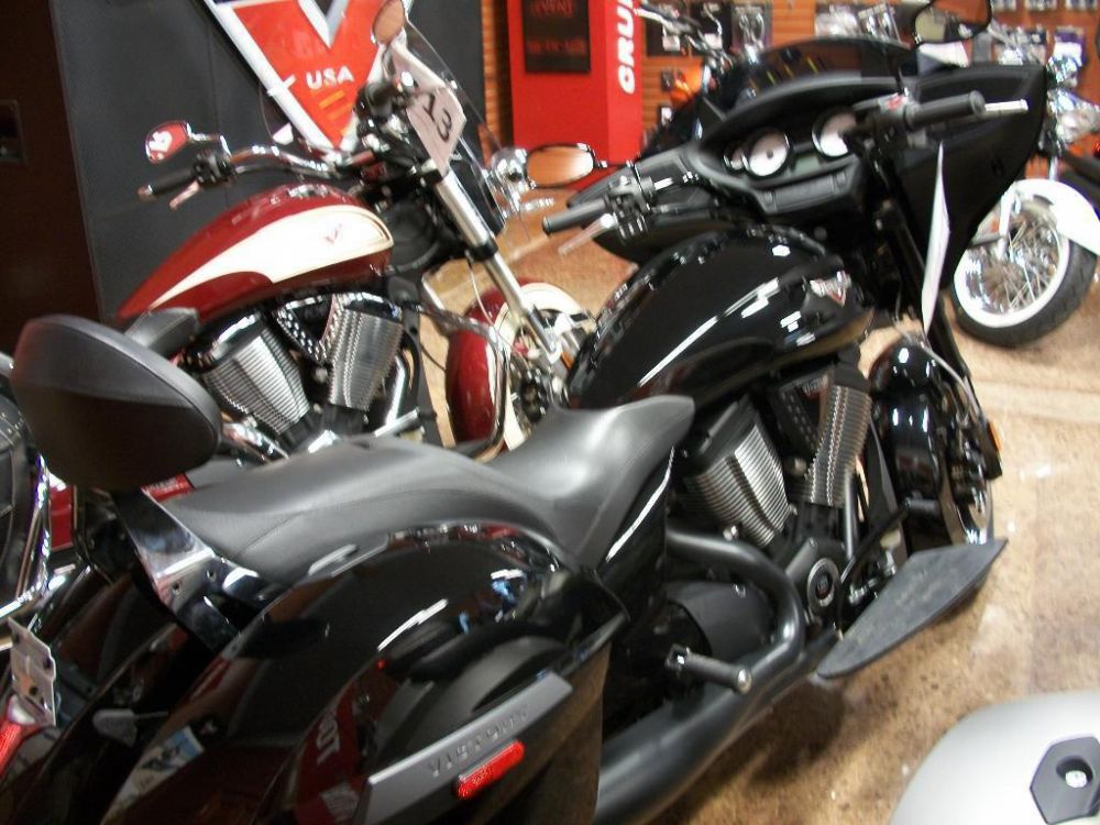2014 victory cross country 8-ball  touring 