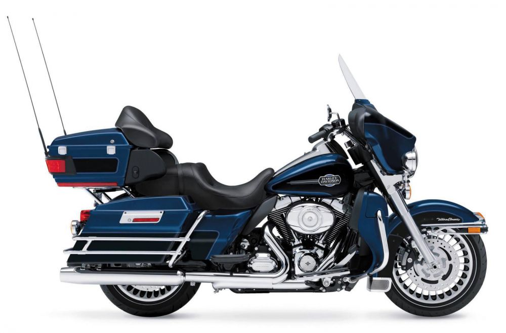 2013 Harley-Davidson FLHTCU Ultra Classic® Electra Glide® - Two-Tone Touring 